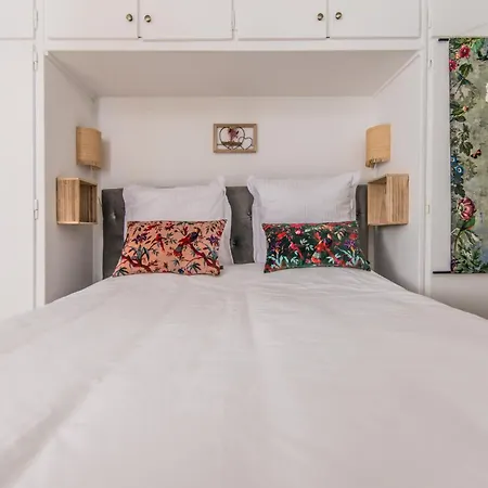 Luxury Art Deco Elegant Escape By Eiffel Tower Apartment Paris