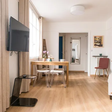 Apartment Luxury Art Deco Elegant Escape By Eiffel Tower