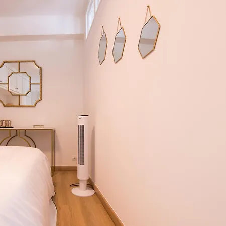 Apartment Luxury Art Deco Elegant Escape By Eiffel Tower