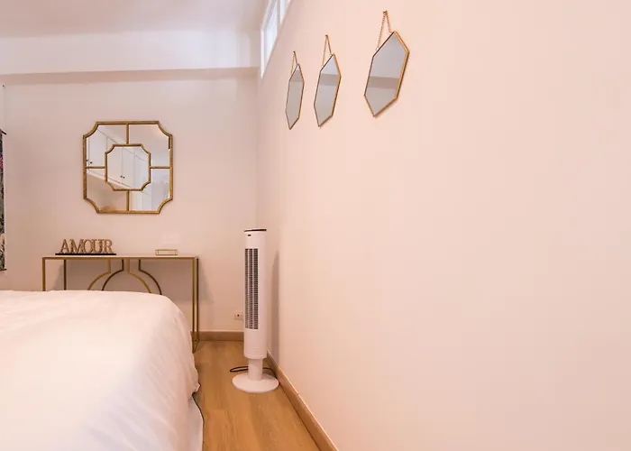 Apartament Luxury Art Deco Elegant Escape By Eiffel Tower