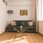 Luxury Art Deco Elegant Escape By Eiffel Tower *